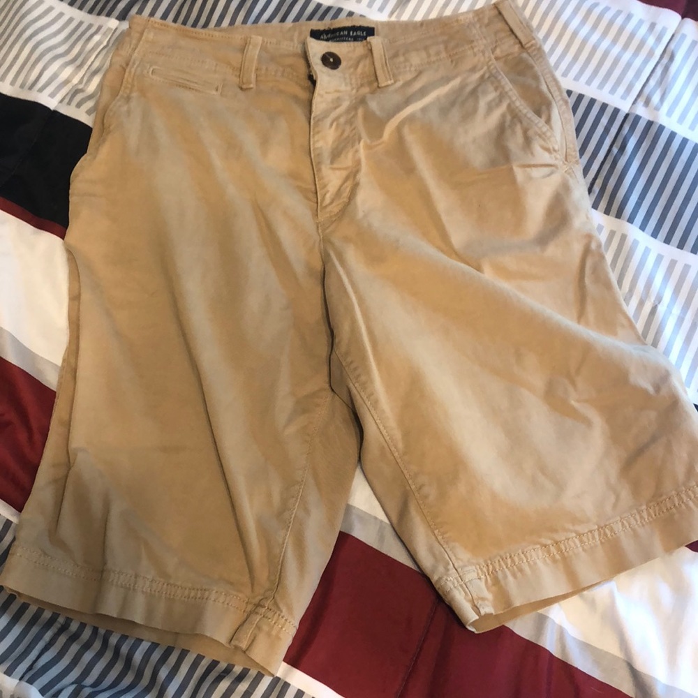 Men’s Khaki American Eagle Shorts